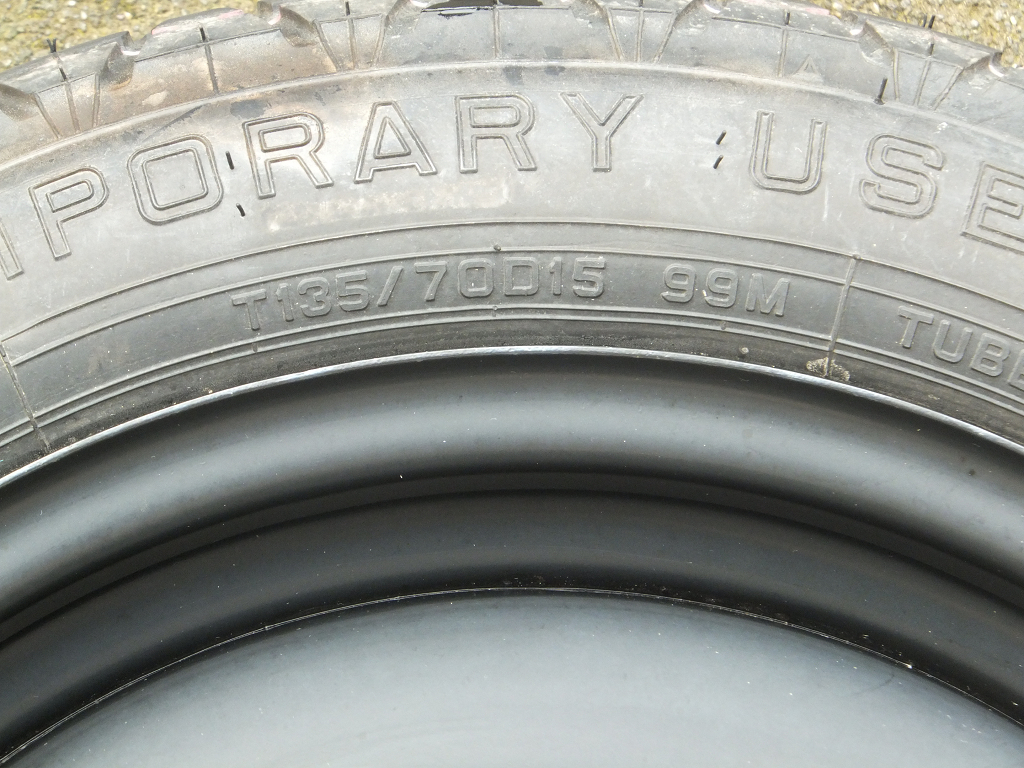 スズキ　純正　スイフト ZC72S　 スペアタイヤ　 15X4T　T135/70D15 　スイフト用取付部品付き　テンパータイヤ 　2010年46週