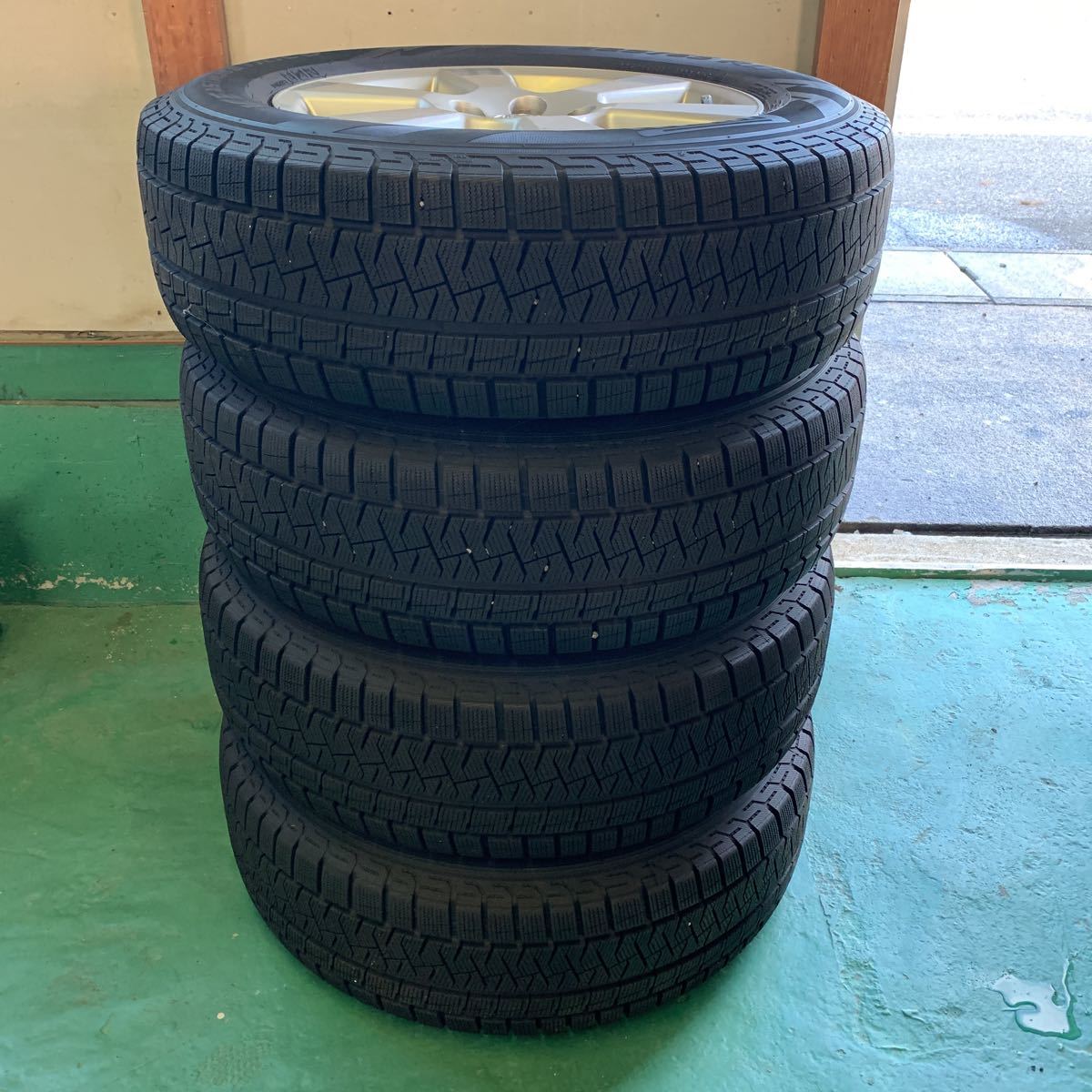 値下げ! PIRELLI ICE 225/65/17 4本セット 2020 年製送料込み 新車外し