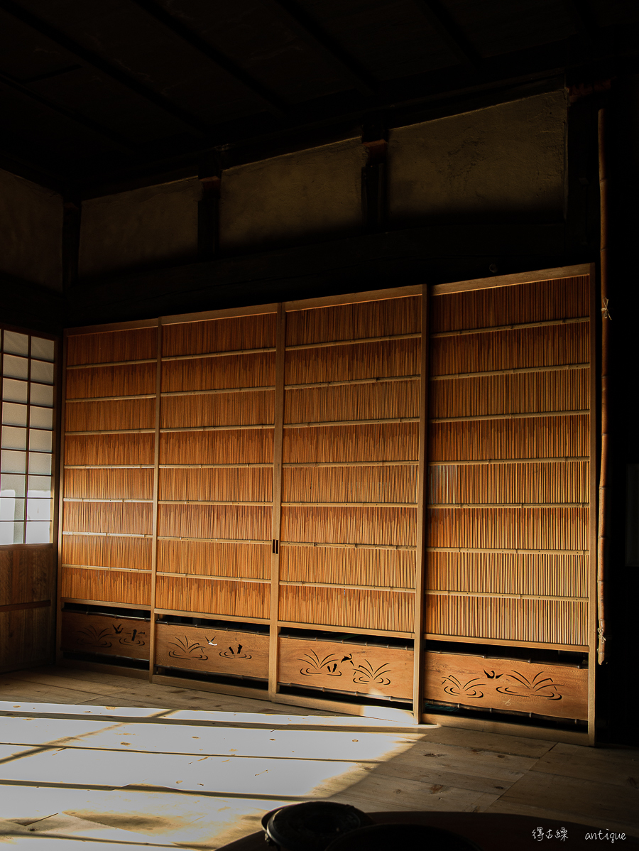 日本家屋の建具 簾戸 葦戸4枚 吉野杉杢腰板透かし彫り/高1800幅718/簀戸 夏障子/数寄屋 木製建具 引戸引き戸/アンティーク古建具 得 ...