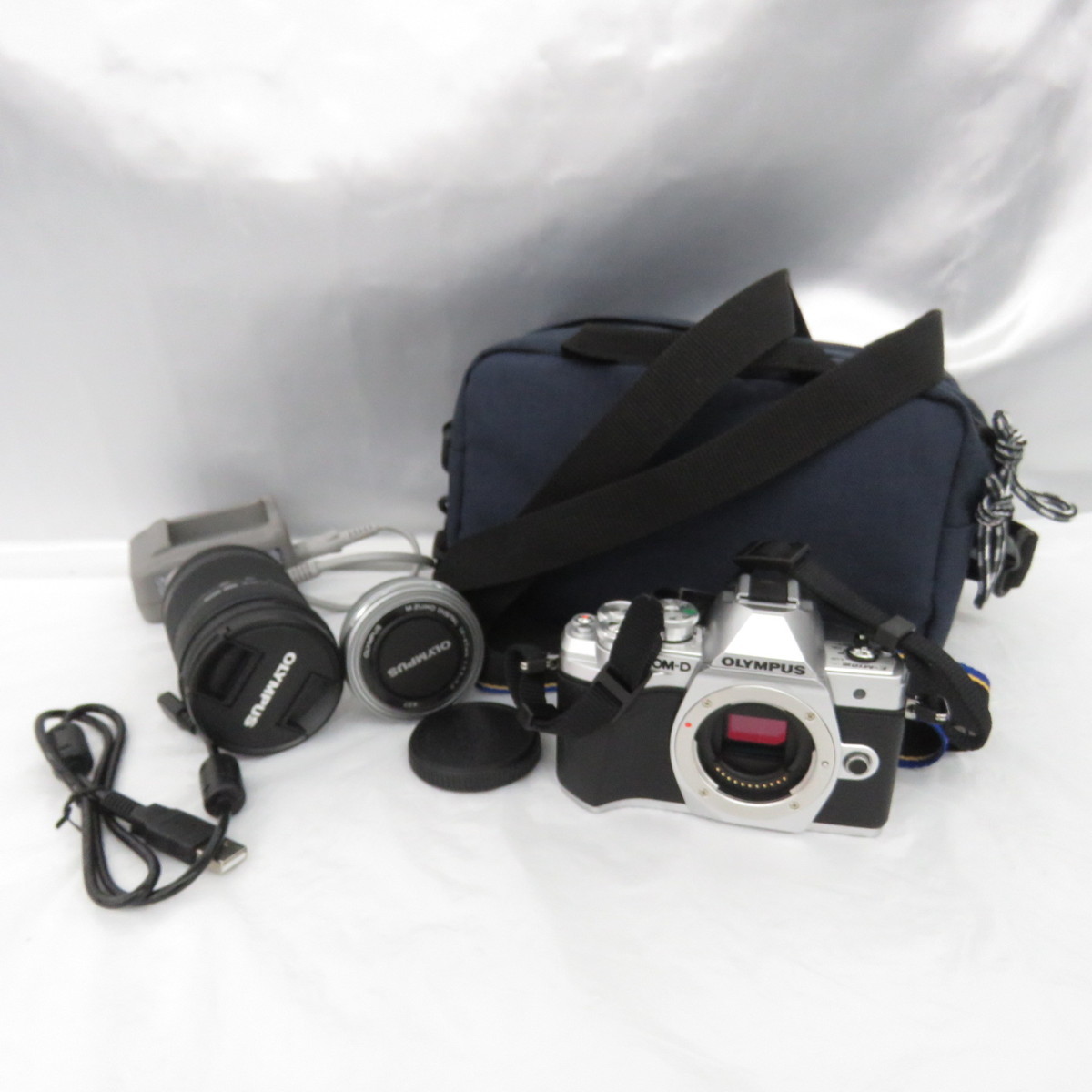【中古品】OLYMPUS オリンパス ミラーレス一眼レフカメラ E-M 10MIII レンズ2本(40-150㎜/14-42㎜)+SDカード付 10831604