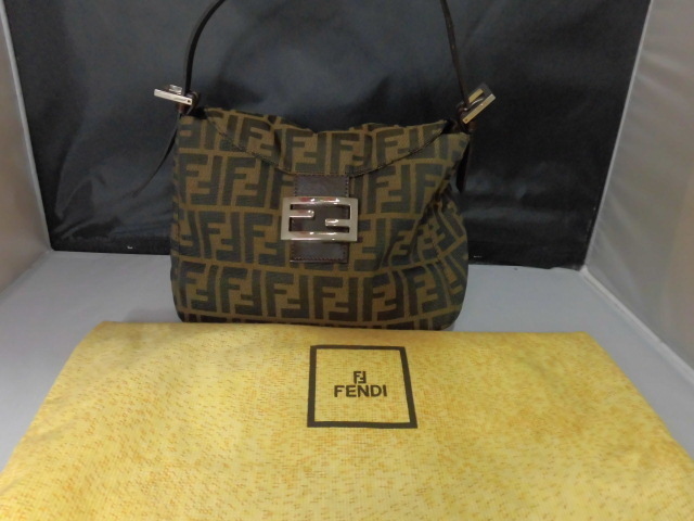 FENDI フェンディトートバッグ ズッカ柄 PVC ブラウン 肩かけ A4収納