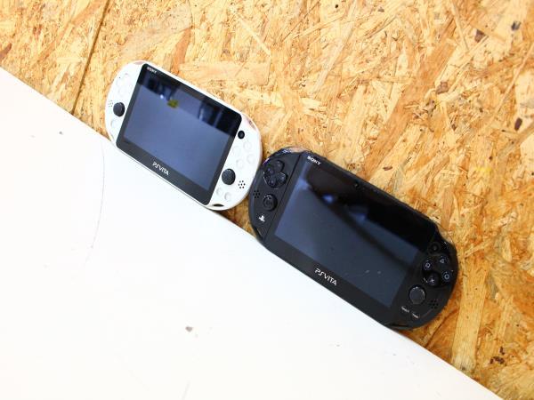 2025，送料無料 TE09288 2台セット PS Vita Wi-Fiモデル ブラック&ホワイト PCH-2000(PS Vita本体)｜売買されたオークション情報、yahooの商品情報をアーカイブ公開 - オークファン PS Vita本体