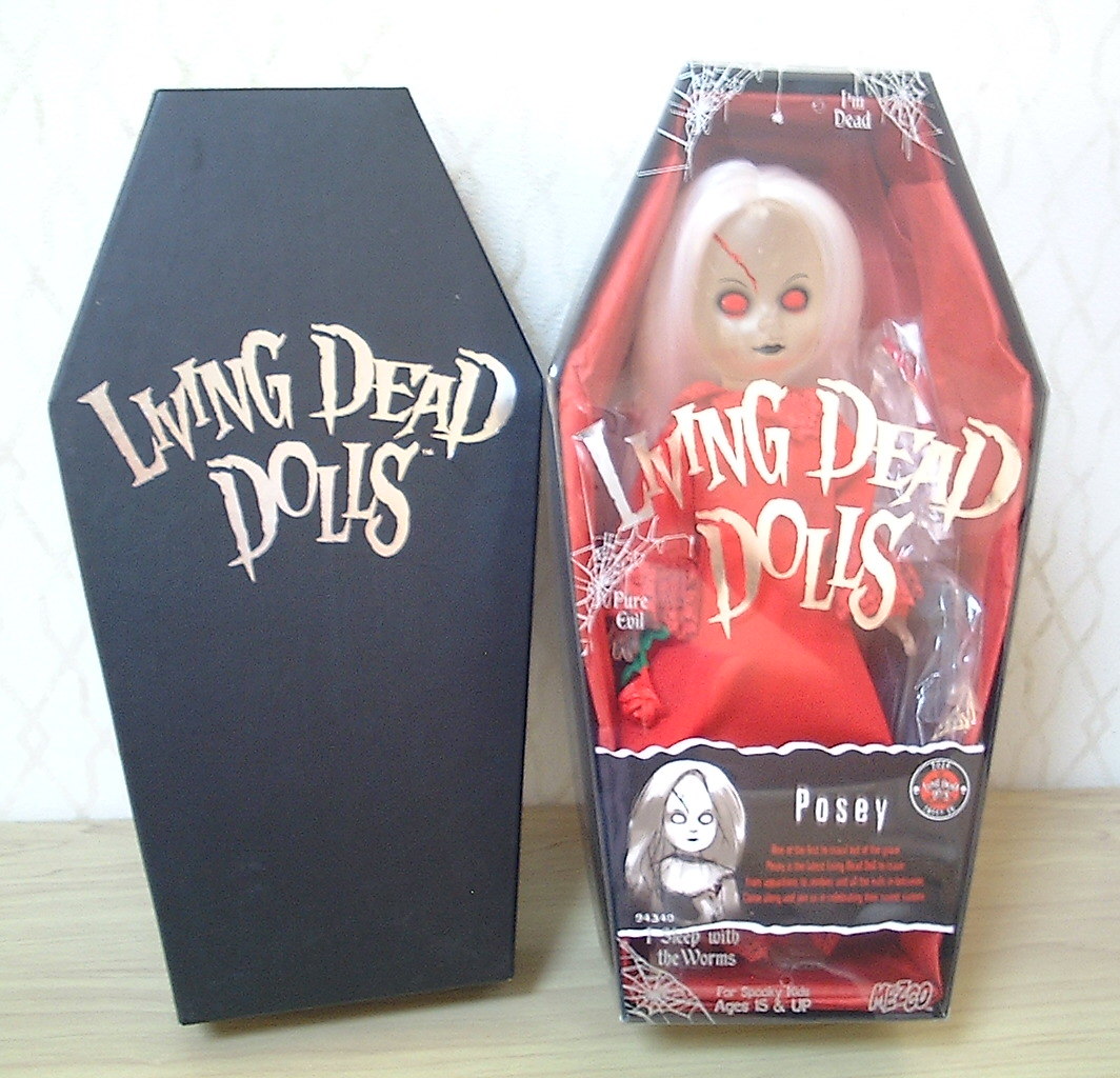 Dead Living Posey Dolls The Return of Dolls: the | Doll Mezco 10