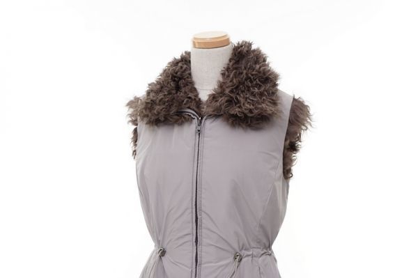 ウィークエンドマックスマーラリアルファーリバーシブルベスト