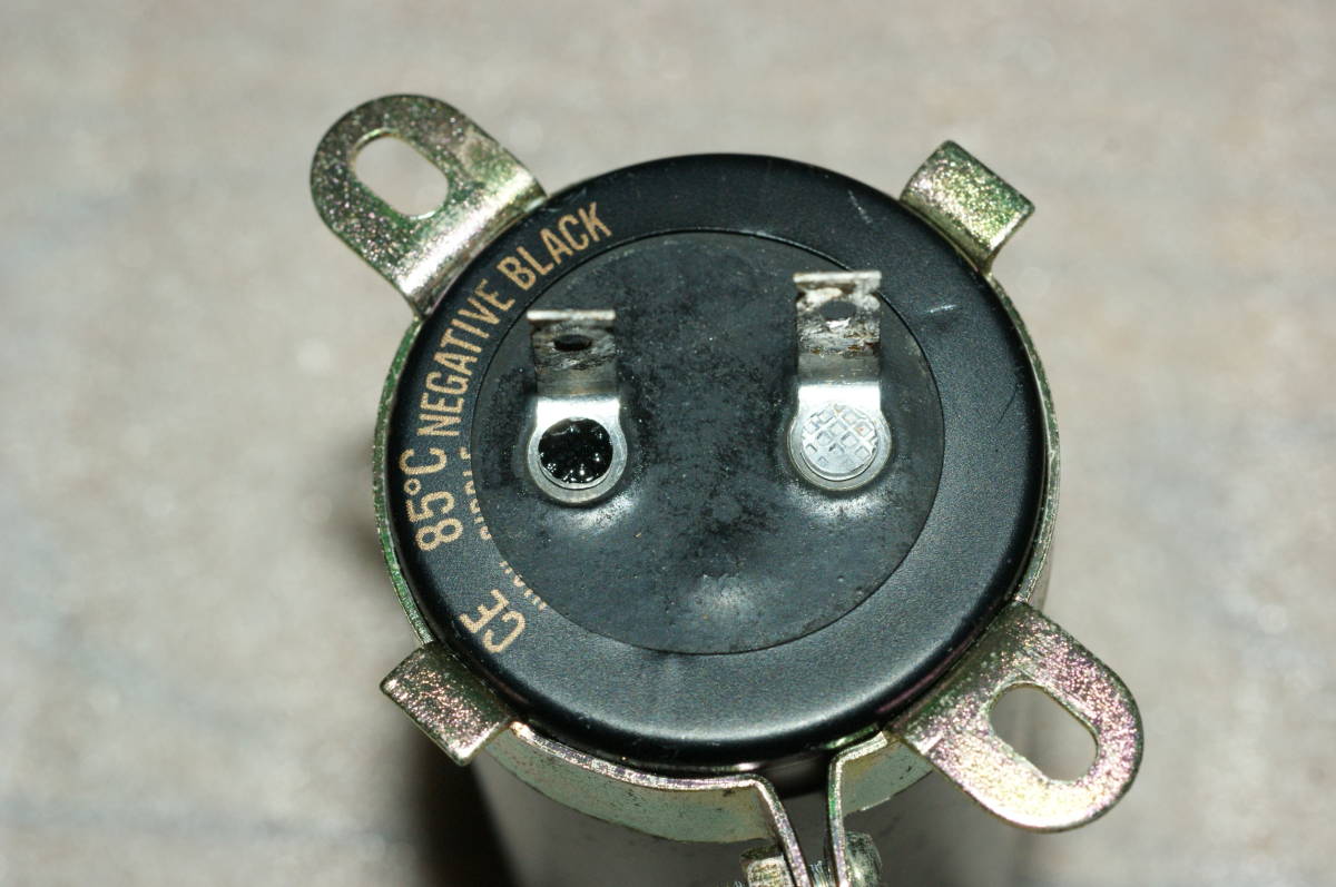 ニチコンブロックコンデンサー　Audio purofessor inc　１００μＦ　５５０ＷＶ　２本