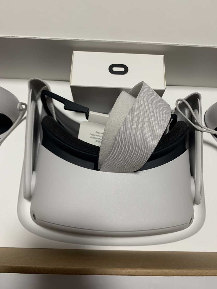 【使用回数少】 Quest2 64GB ケース ヘッドストラップ付 oculus quest 2 64gb+ヘッドストラップ+携帯用ケース 【公式通販】
