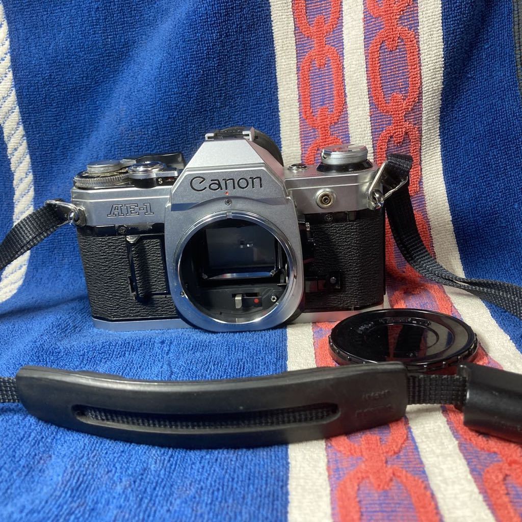 ★Canon AE-1 ボディ ストラップ ホットシューカバー アイカップ ボディキャップ付 レンズをセットして実写使用していたキャノンカメラ