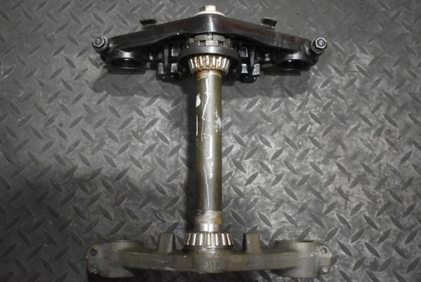 当時物 純正 GPZ550F ステムトップブリッジ 0025 検) GPZ400F Z550GP