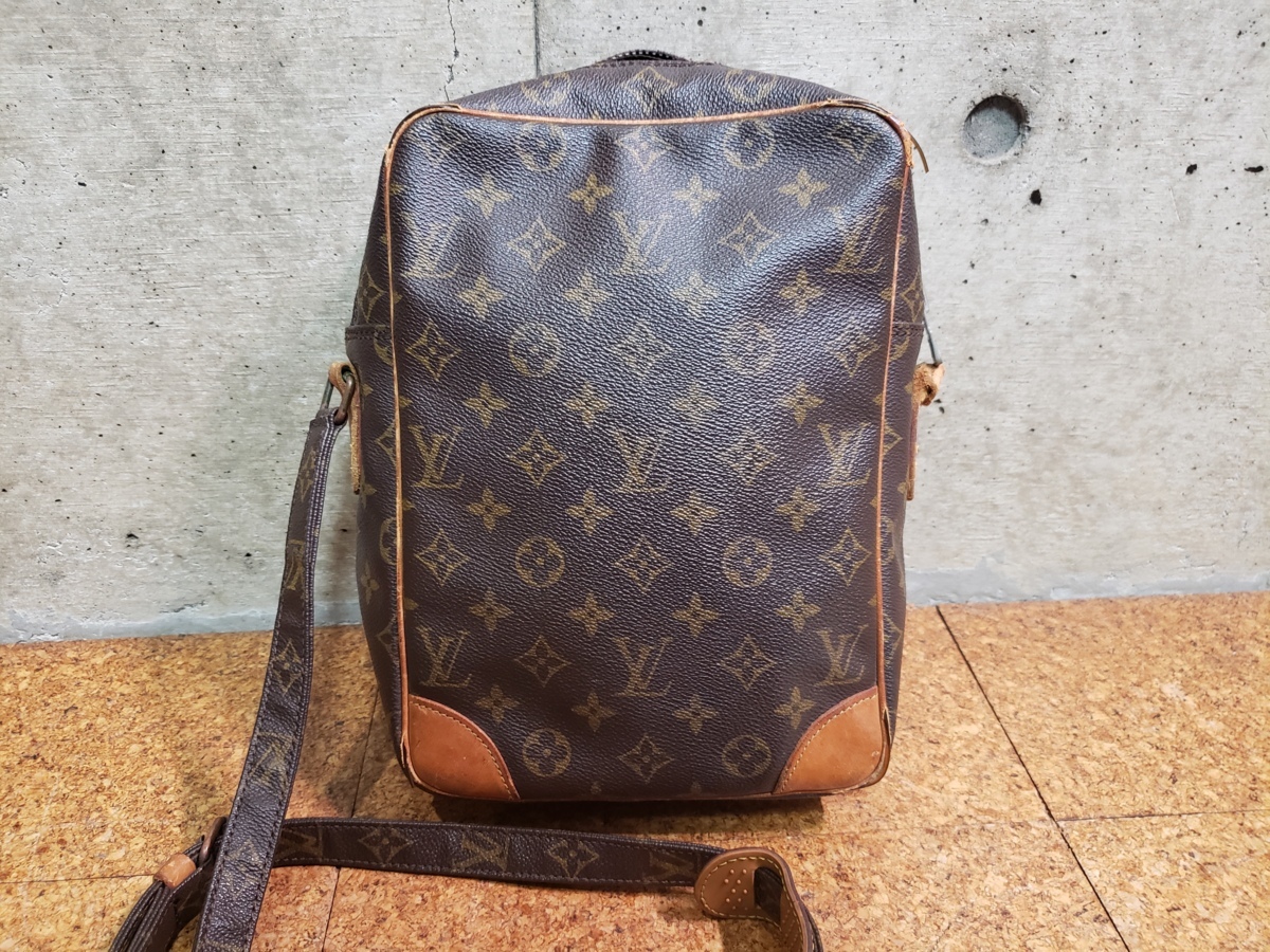 ダヌーブGM ショルダーバッグ VUITTON モノグラム ダヌーブ LOUIS ルイ 