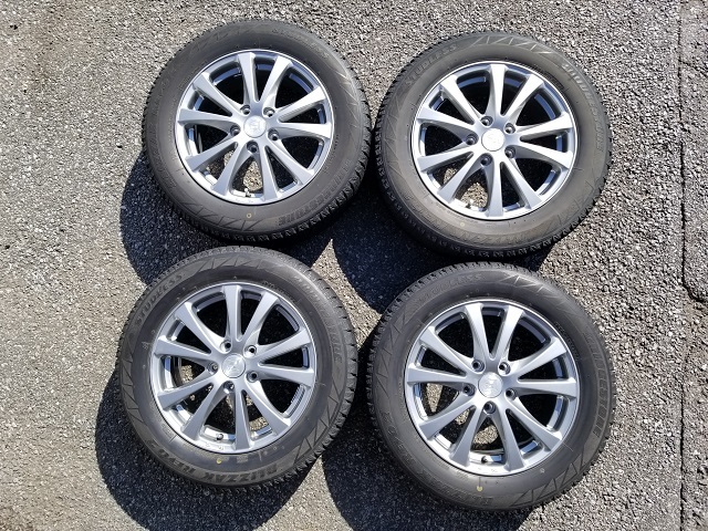【中古】ヴォクシー（型式ZRR75W）用１６インチ・アルミホイール／スタッドレスタイヤ４本SET