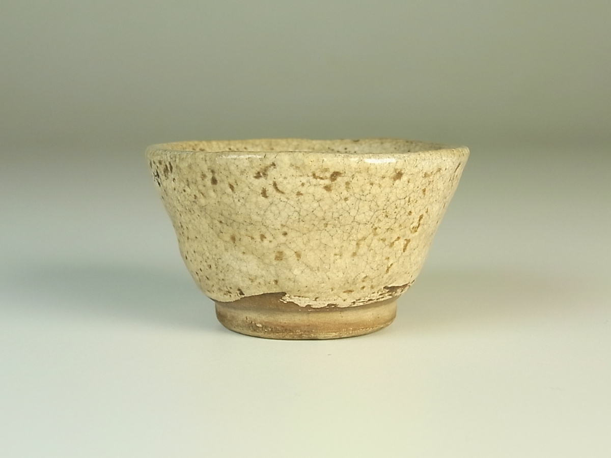 □(68)無地唐津盃 石盃 ぐい飲み（古唐津超名品）猪口 酒杯 希少酒