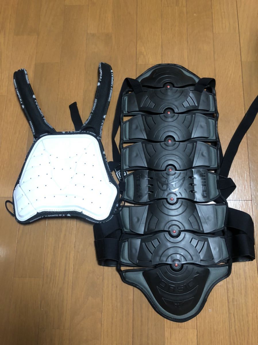 【超激得，お買い得】 ベリック アレンネス 脊髄パッド バックプロテクター チェストパッド 胸部 タイチ ヒョウドウ アルパインスターズ コミネ ダイネーゼ(上半身)｜売買されたオークション情報、yahooの商品情 上半身