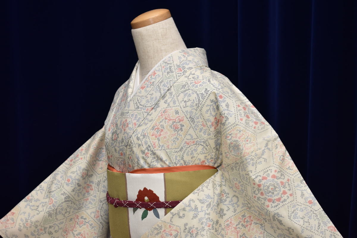 ちどりや】未使用品 美品 正絹 白大島紬 袷 広衿 身丈166.5cm/裄