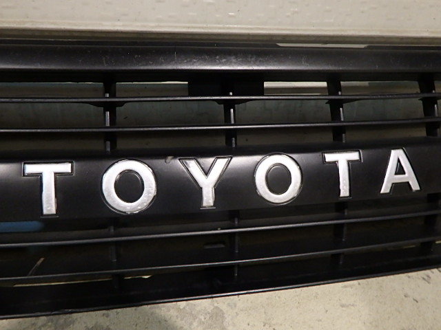 ランクル80 純正 フロントグリル TOYOTA文字 DIESEL F-189