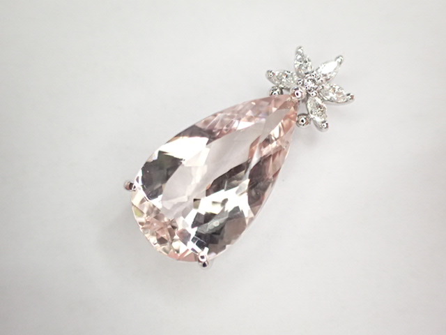 美品 K18(WG) 大粒!モルガナイト11.21ct ダイヤ ペンダントトップ