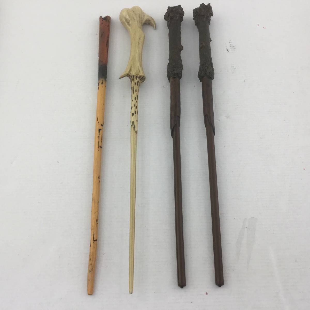 4個セット ハリーポッターの杖 ヴォルデモートの杖 ユニバーサル スタジオ ジャパン限定 Fantastic Beasts プライズ 小道具 衣装 売買されたオークション情報 Yahooの商品情報をアーカイブ公開 オークファン Aucfan Com