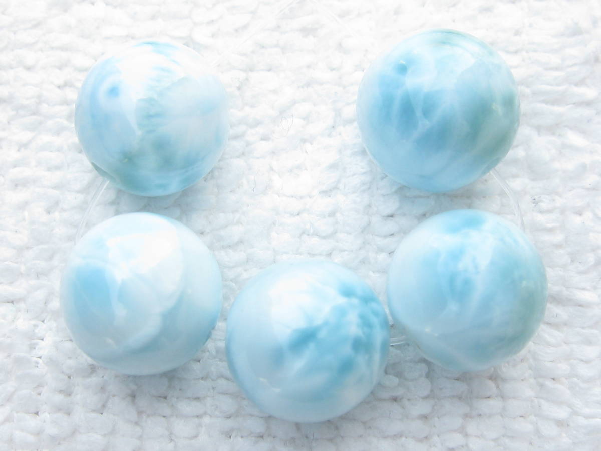 自然光撮影 天然石&ラリマー 丸玉 10mm 5粒(天然石、半貴石)｜売買され