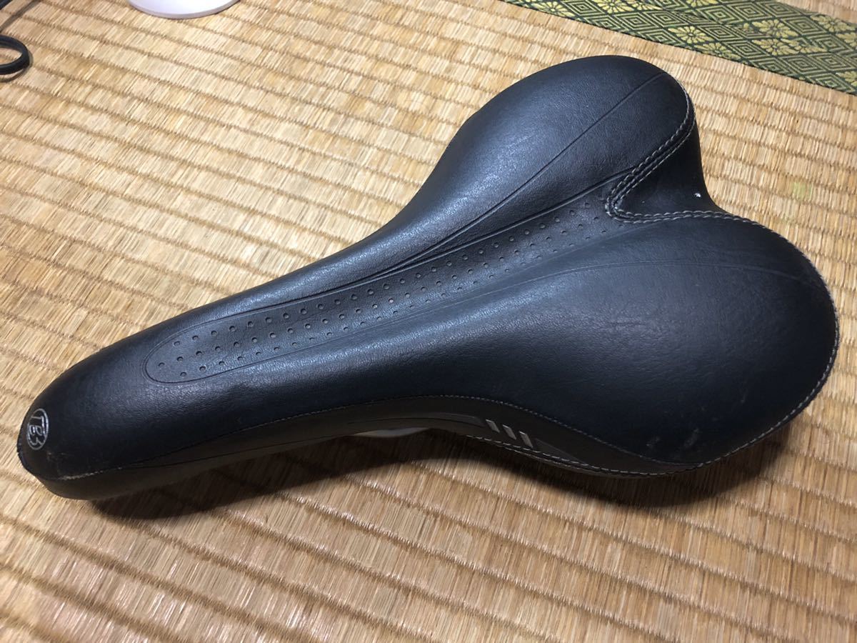 ☆ボントレガー MTB用サドル 幅広タイプ ほとんど未使用 BONTRAGER