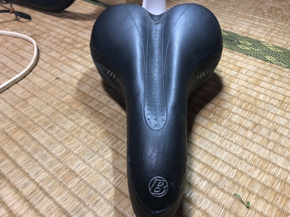 ☆ボントレガー MTB用サドル 幅広タイプ ほとんど未使用 BONTRAGER