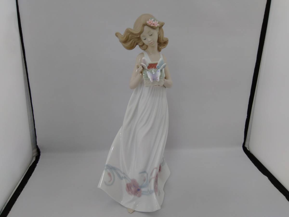 LLADRO 女の子 ブランド置物 私の宝物と陶器 人形 サイン入り 店舗受取