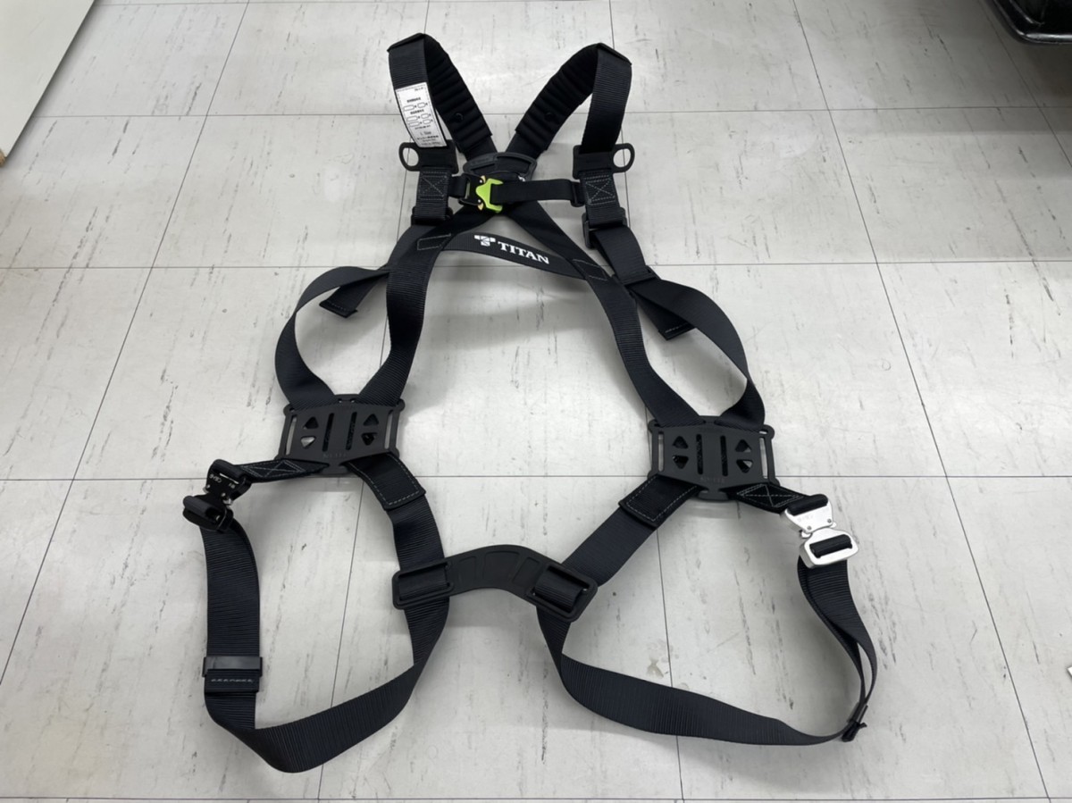 愛知 東海店】CB262【10000円スタート売切り】TAITAN フルハーネス 