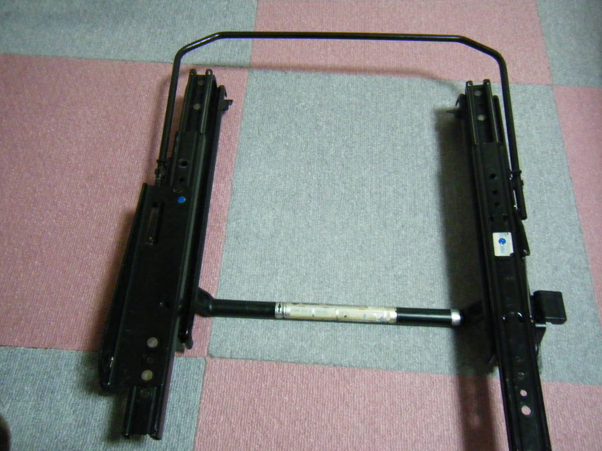 レカロ製シートレール運転席用（BH/BE用）売ります