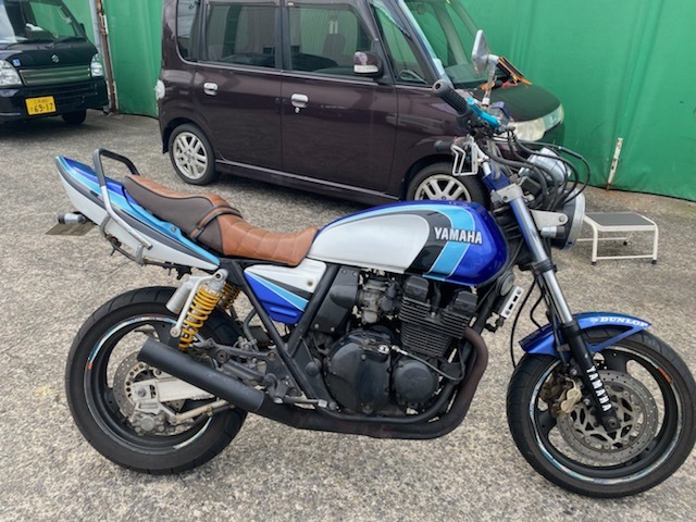 xjr400の4HM（車検付き） XJR400 4HM 車検2年付 rh02j 滋賀 - メルカリ
