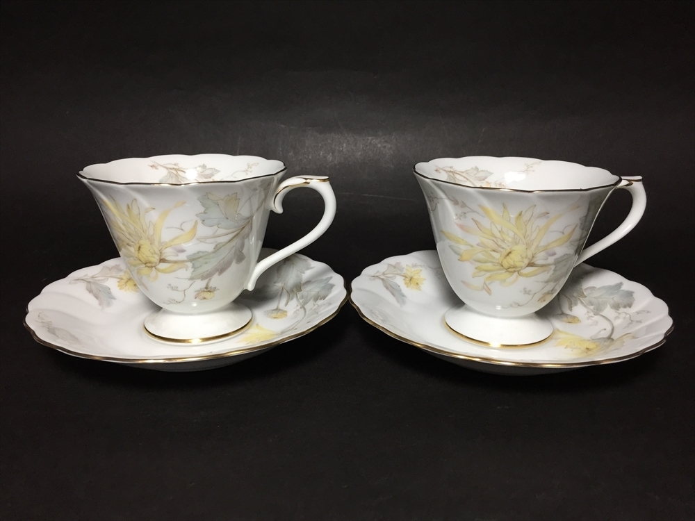 ◇ OAC 大倉陶園 金彩 花絵 菊 C&S カップ&ソーサー 2客セット ◇(大倉 