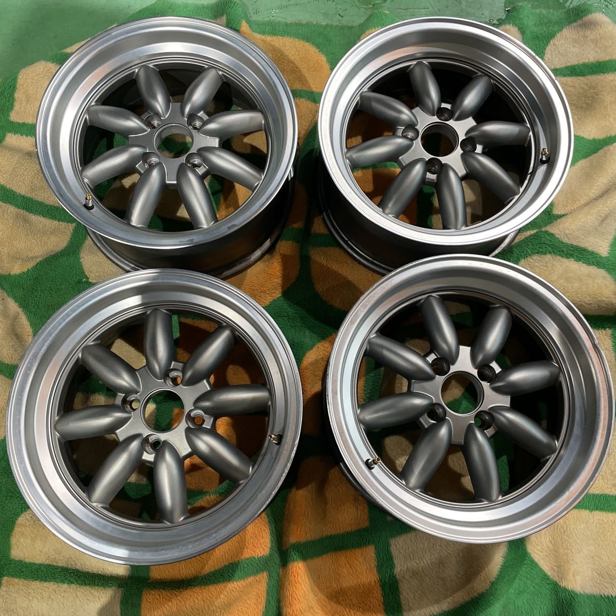 段リム 深リム ステルスレーシング 15インチ 7J +20 100 4h スタンス 