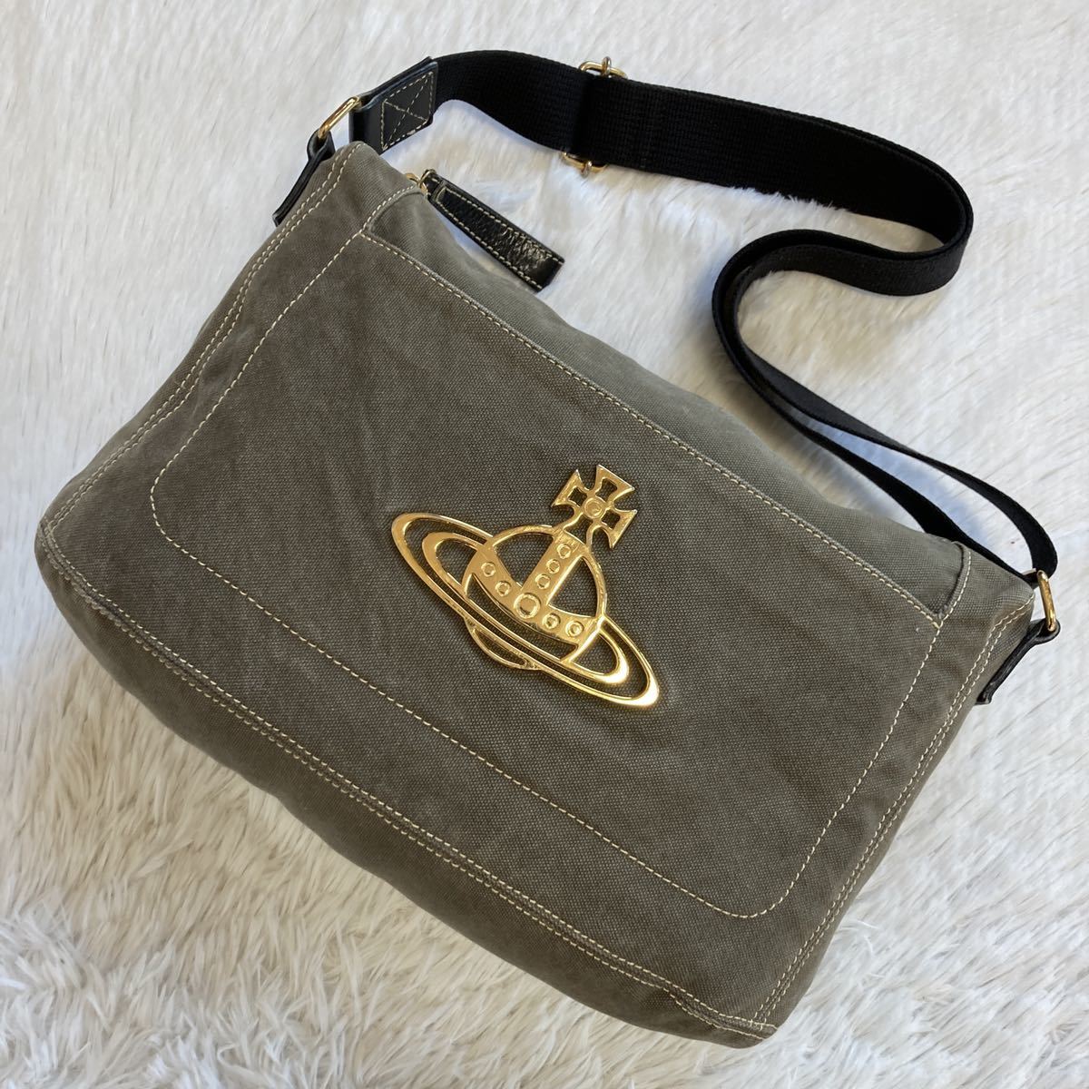 Vivienne Vivienne Westwood ヴィヴィアンウエストウッド ショルダー 
