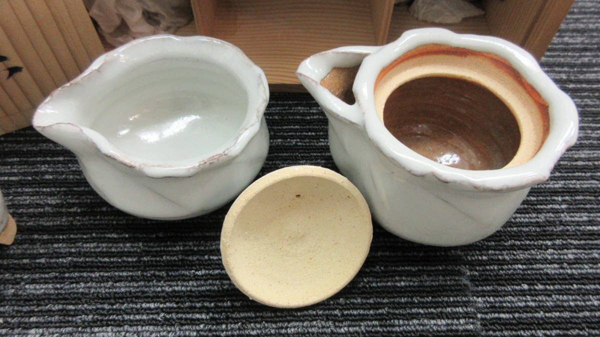 63891◇萩焼 小久保凌雲造 急須 湯冷まし 煎茶碗 六客 煎茶道具 共箱