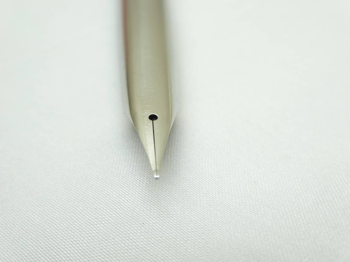 ⑨ 古いPILOT ミュー 1973年製 中字 ペン先一体型万年筆 パイロット