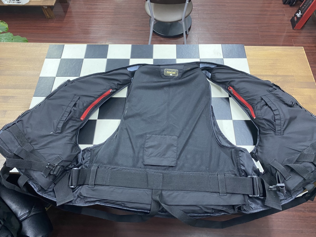 フローティングベスト SUNLINE サンライン スペシャリストモデル | ブラック サンラインフローティングベスト スペシャリストモデルM 公式通販 サン サイズ:XL SUL-250 車屋釣具店ネット ブルー SUL-241 高知のグレ釣り専門店