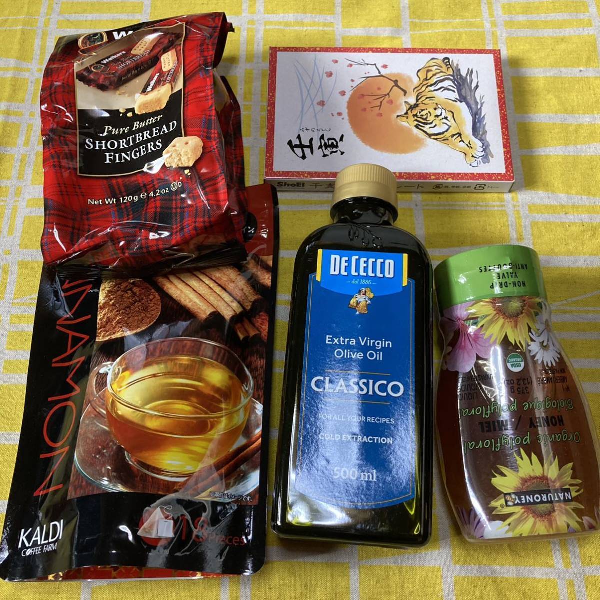| 単品でもお得に買える！カルディ「食品福袋2026」に入っていたハチミツ カルディ食品福袋2022元日に並んで買った中身全部見せます！ はにわちゃんの更級日記 福袋2026毎年大人気の食品福袋♪全21点＋バッグで大満足の カルディ 2022福袋コスパ最強！ カルディコーヒーファームの「食品福袋（4000 カルディの食品福袋 おトク度 中身ネタバレ！〜計20点入り 開封レポカルディ食品福袋2022 イエモネ 福袋2024カルディの食品福袋を買ってきました|中身紹介｜Choco 東京 カルディ福袋2023買ってみた豪華20アイテムを大公開！｜Infoseekニュース