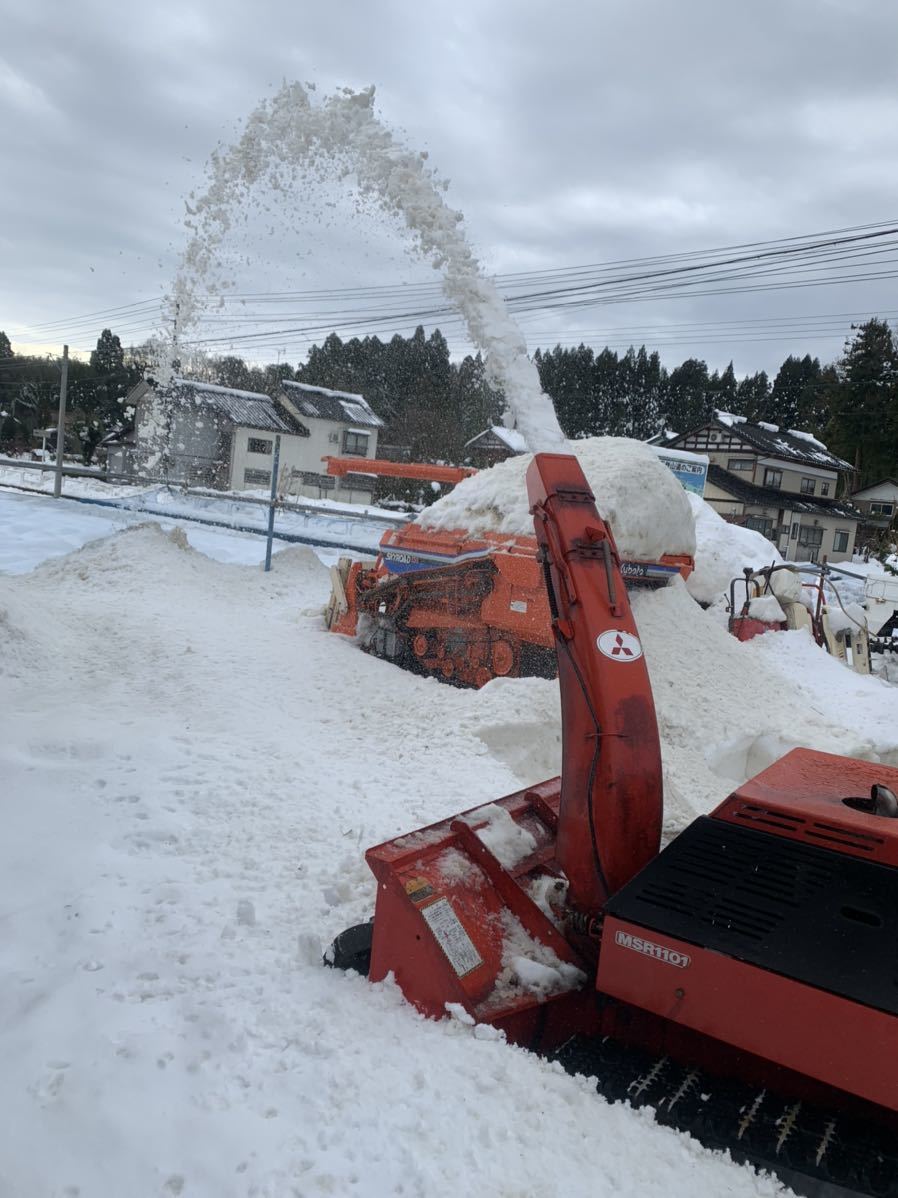  除雪機 ガソリンローリング三菱MSR1101D 14馬力(除雪機)｜売買されたオークション情報、yahooの商品情報をアーカイブ公開 - オークファン 除雪機