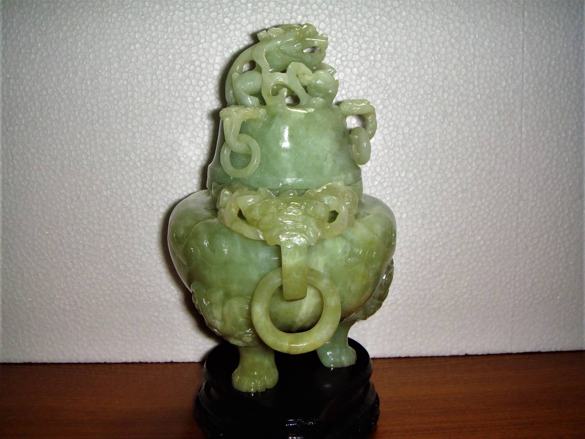 置物 中国古玩 三足香炉 中国美術 彫刻 翡翠玉石 龍摘香炉 唐物 細密細工 天然石 中国骨董 翡翠玉 翡翠 大 龍耳遊環 公式
