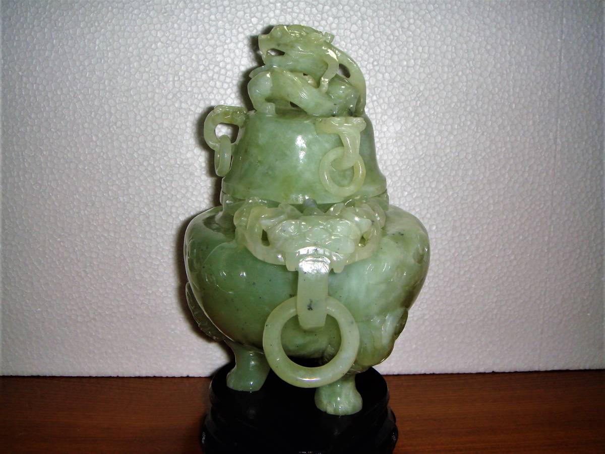 置物 中国古玩 三足香炉 中国美術 彫刻 翡翠玉石 龍摘香炉 唐物 細密細工 天然石 中国骨董 翡翠玉 翡翠 大 龍耳遊環 公式