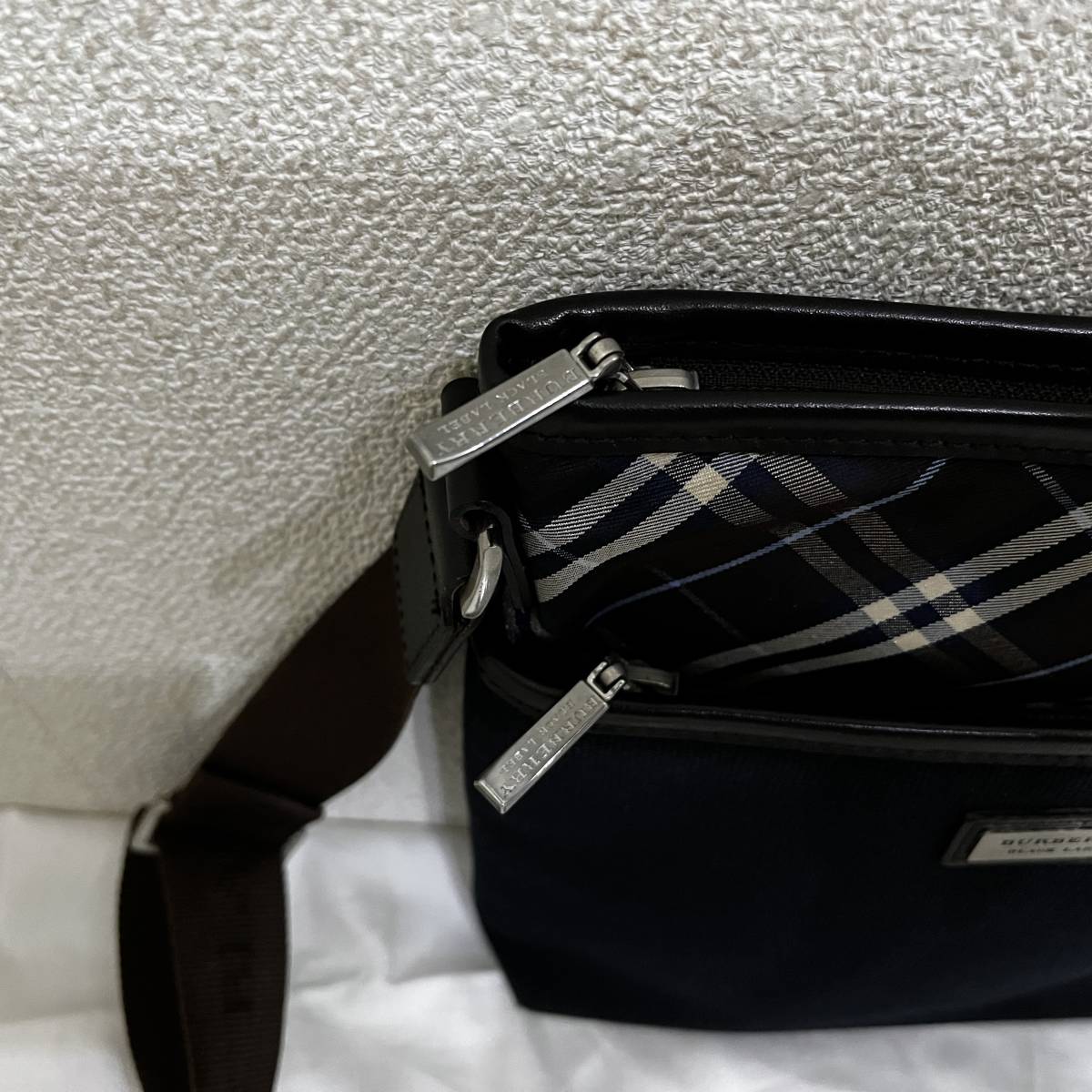 美品 激レア BURBERRY BLACK LABEL キャンバス生地&本革 スリムミニ 