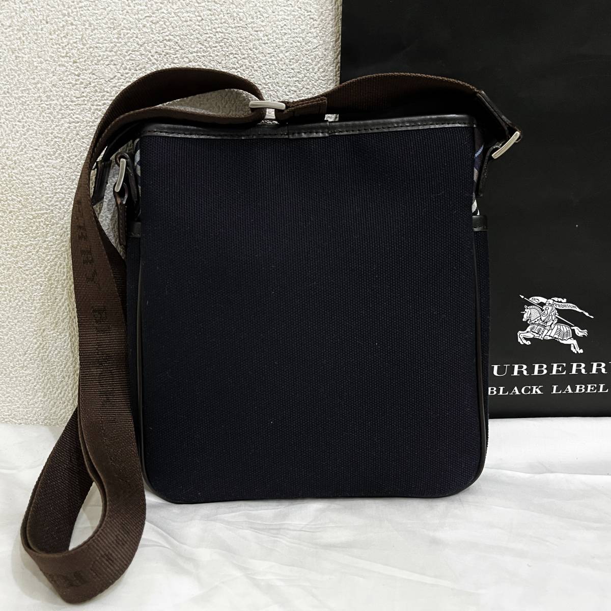 美品 激レア BURBERRY BLACK LABEL キャンバス生地&本革 スリムミニ 