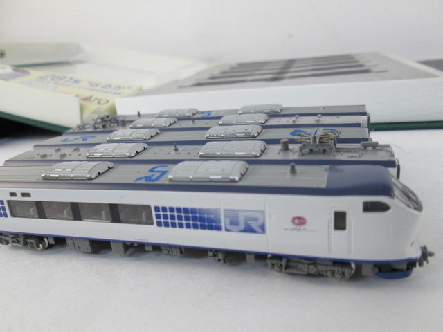 281系 はるか 5両セット 入線です。KATO 10-330 ｜ 製品情報