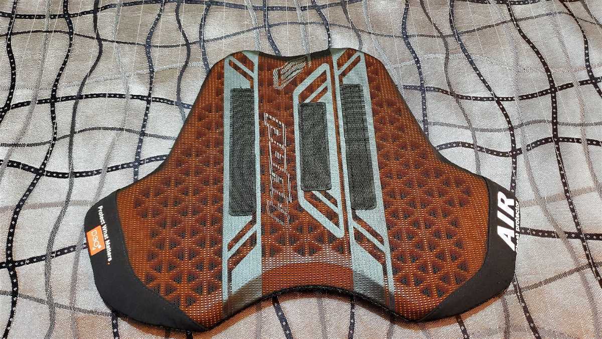 おすすめHYOD D3O胸部プロテクター AIR CHEST PROTECTOR チェスト