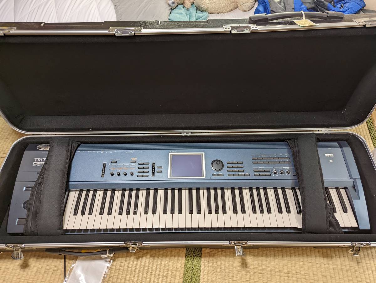 KORG シンセサイザー TRITON Extreme 76鍵 Extreme TRITON Korg コルグ 