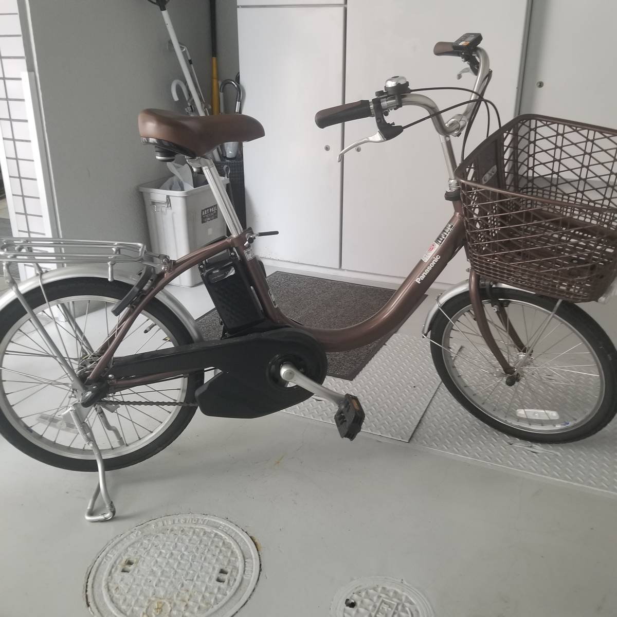 大人気，セール アシスト自転車 Panasonic パナソニック 使用少なし 充電器付き(電動アシスト自転車)｜売買されたオークション情報、yahooの商品情報をアーカイブ公開 - オークファン 電動アシスト自転車