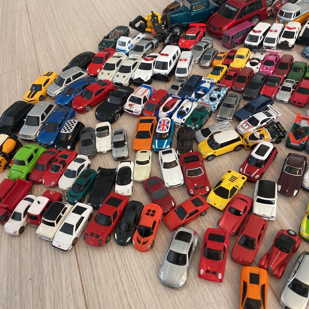 トミカ 大量セット 137点まとめ売り ミニカー ミニカー 大量セット まとめ売りまとめて 1円スタート