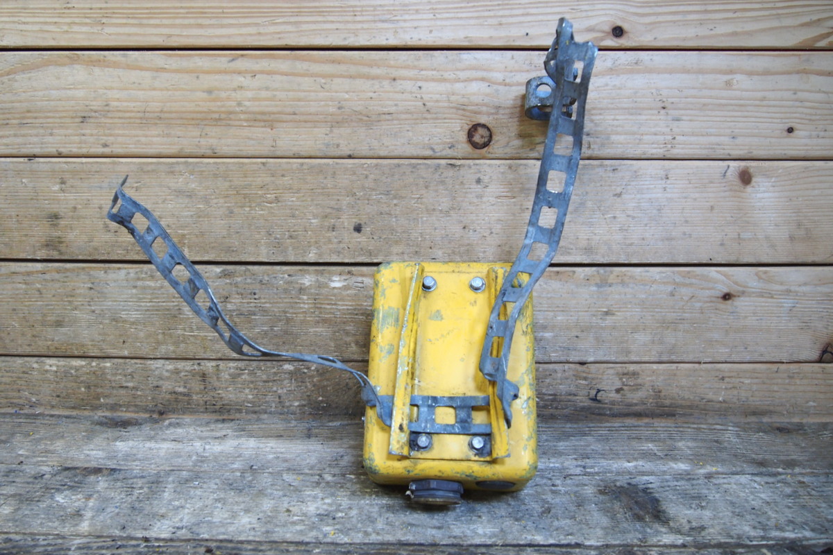 ☆小糸工業 PST-1D-1 歩行者用押ボタン箱 I形 2001年2月製造(雑貨  