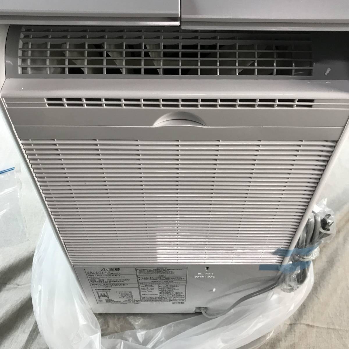 未使用　訳アリ　PANASONIC F-YC120HUX ミスティグレー [ハイブリッド式衣類乾燥除湿機(木造13畳/コンクリ25畳まで)] Panasonic 衣類乾燥除湿機 パナソニック パナソニックF-YC120HUX-Hハイブリッド方式衣類乾燥除湿機グレー 生活家電 U85770877