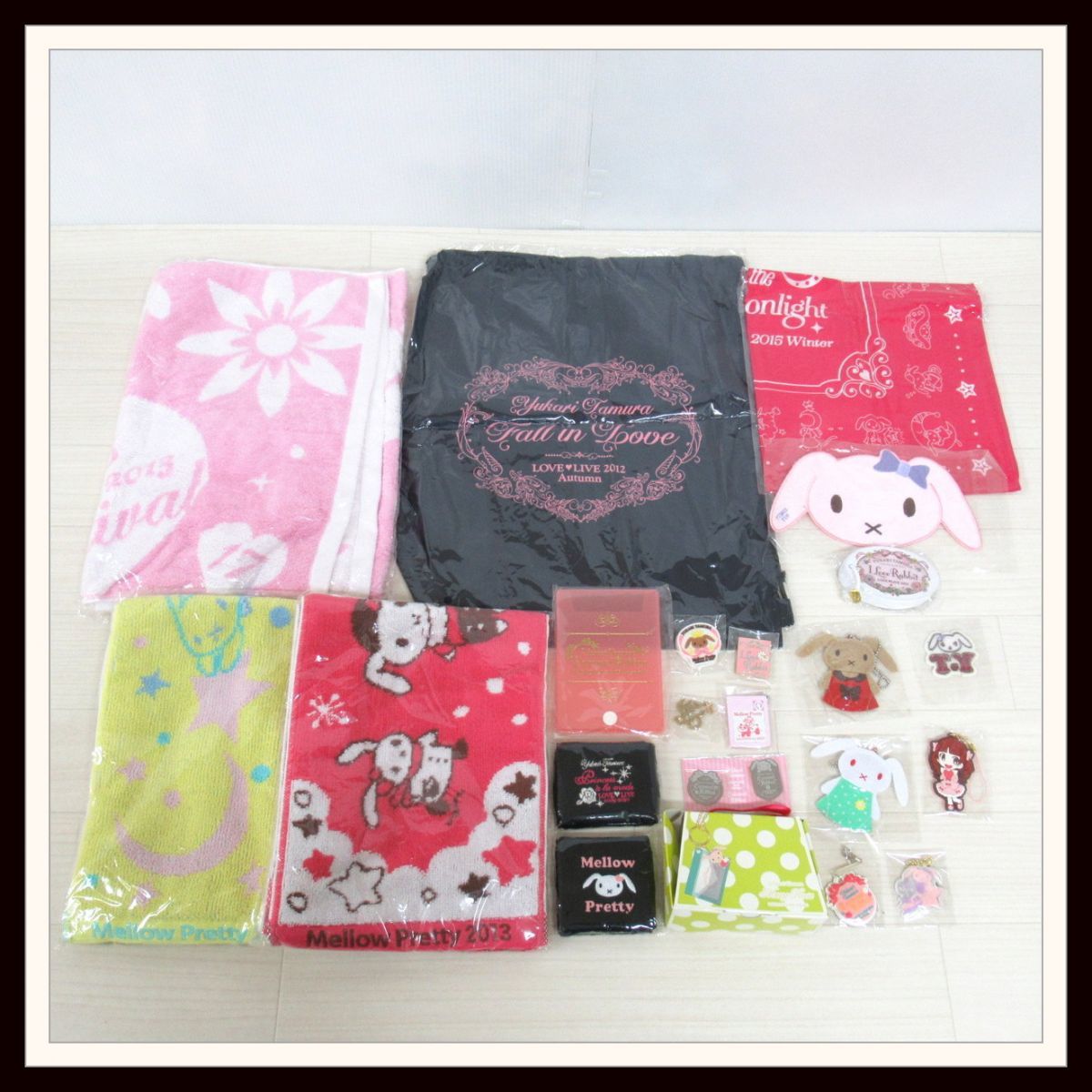 田村ゆかり 神楽坂ゆか グッズセット タオル バスタオル リストバンド チャーム等 L2 S2 タレントグッズ 売買されたオークション情報 Yahooの商品情報をアーカイブ公開 オークファン Aucfan Com