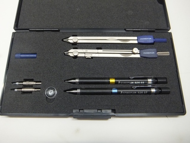 STAEDTLER 製図板 A2サイズ ネイビー STAEDTLER 製図板 A2サイズ ネイビー