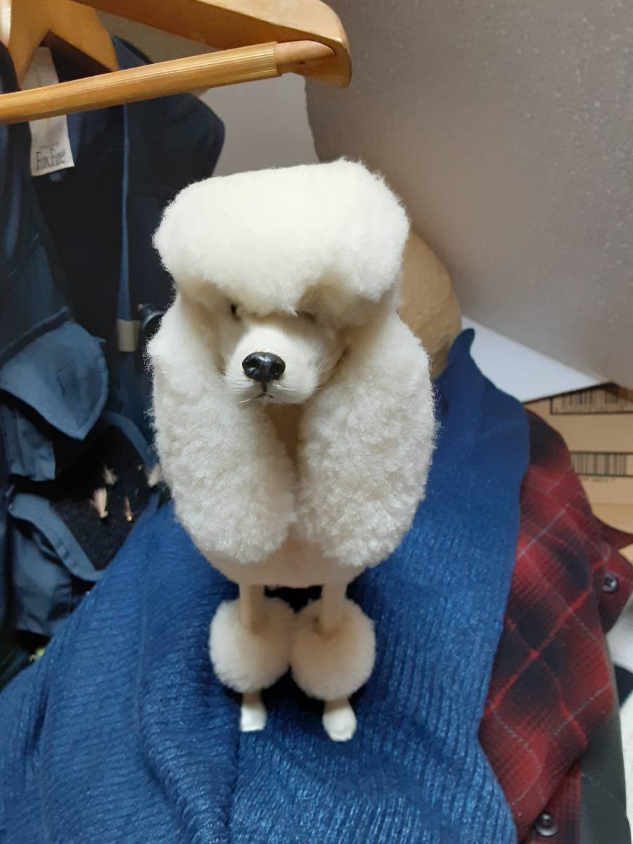 トイプードル ぬいぐるみ リアル 犬｜実物大サイズでポーズ | 素材Good リアルぬいぐるみ？！超おっとり性格のレディが リアルぬいぐるみ？！可愛さの秘密教えちゃいます LINE : トイプードルリアル羊毛フェルト｜そっくりぬいぐるみ・手のひら - 安い商品を通販 トイプードルの正面 リアル手書き風無料イラスト81936 イラスト工房