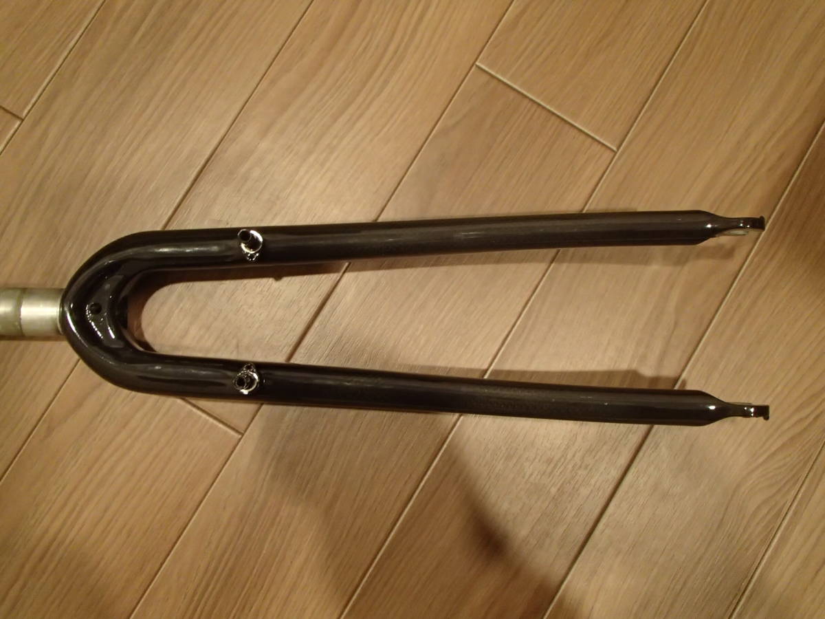 クロスバイク向け 700Cカーボンフォーク Vブレーキ対応 オーバーサイズ